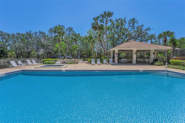932 MYAKKA COURT NE, St Petersburg, FL 33702