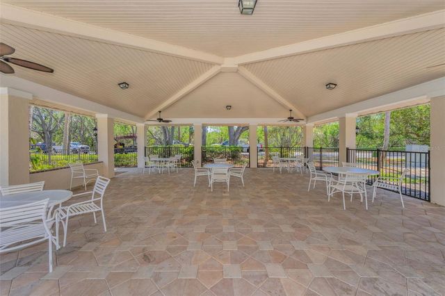 932 MYAKKA COURT NE, St Petersburg, FL 33702