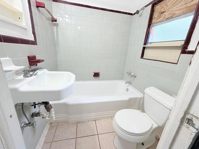 4343 Pinewood Avenue, West Palm Beach, FL 33407
