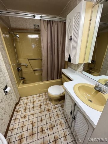 2648 Ontario Avenue, Niagara Falls, NY 14305