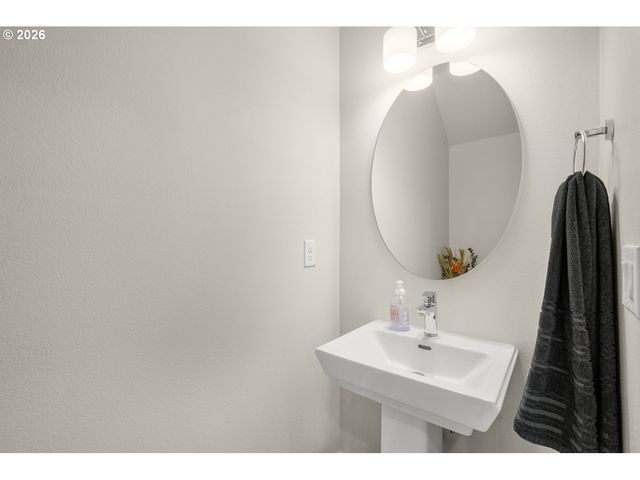 12049 Se 5TH St, Vancouver, WA 98683