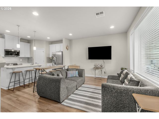 12049 Se 5TH St, Vancouver, WA 98683