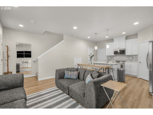 12049 Se 5TH St, Vancouver, WA 98683