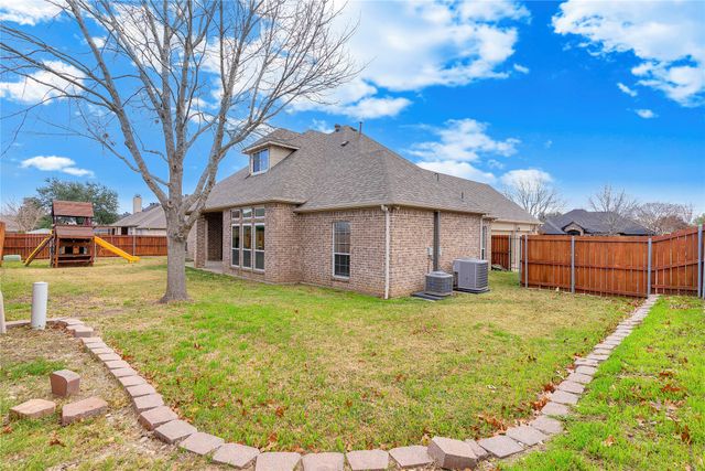 1508 Leaning Oak Lane, Cleburne, TX 76033