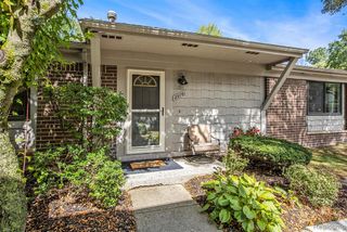 29761 Farmbrook Villa Lane, Southfield, MI 48034