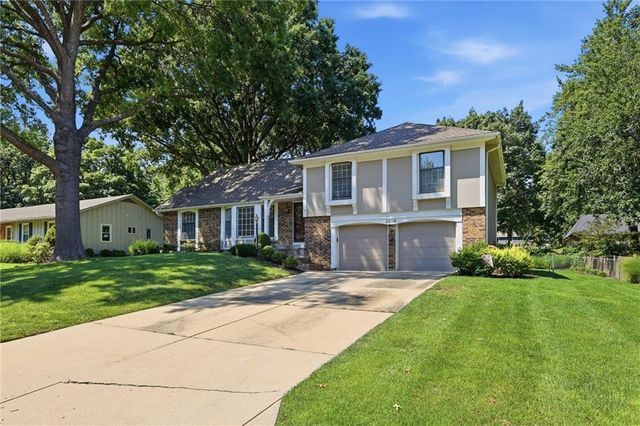 2206 W 120th Street, Leawood, KS 66209
