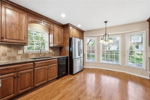 2206 W 120th Street, Leawood, KS 66209