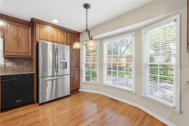 2206 W 120th Street, Leawood, KS 66209