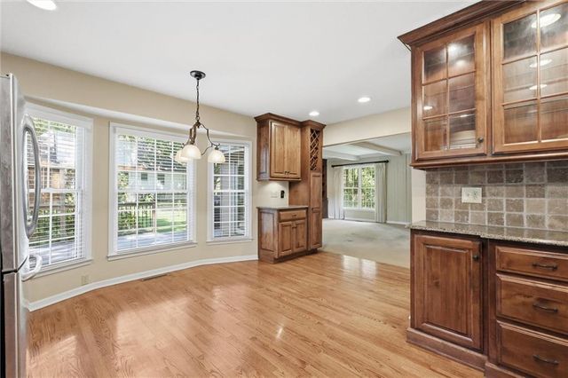 2206 W 120th Street, Leawood, KS 66209