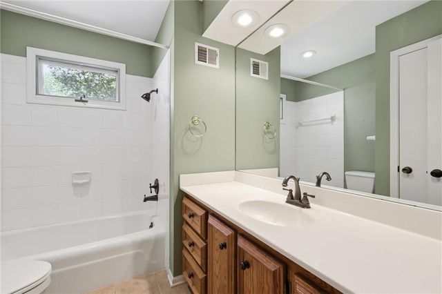 2206 W 120th Street, Leawood, KS 66209
