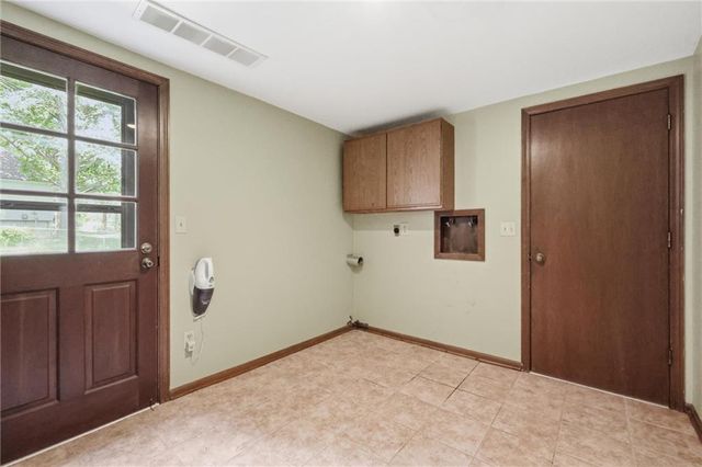 2206 W 120th Street, Leawood, KS 66209