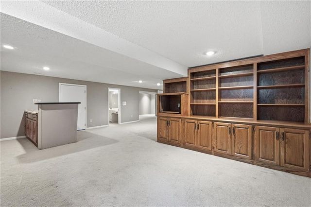 2206 W 120th Street, Leawood, KS 66209