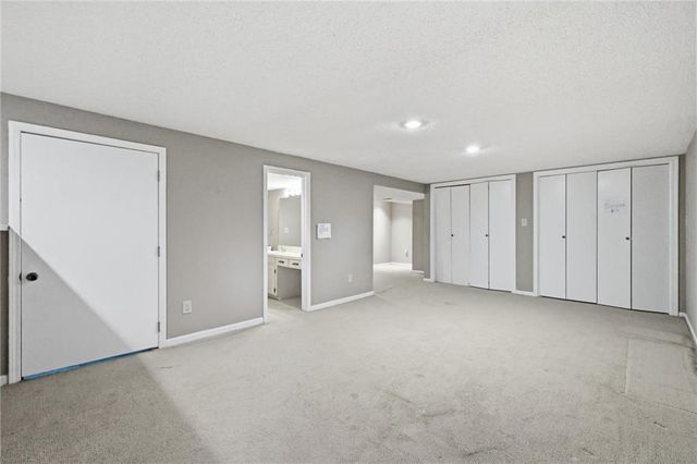 2206 W 120th Street, Leawood, KS 66209
