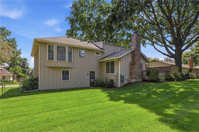 2206 W 120th Street, Leawood, KS 66209