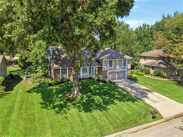 2206 W 120th Street, Leawood, KS 66209