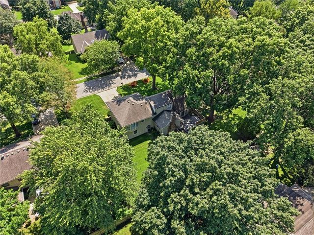 2206 W 120th Street, Leawood, KS 66209