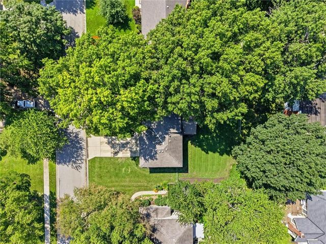 2206 W 120th Street, Leawood, KS 66209