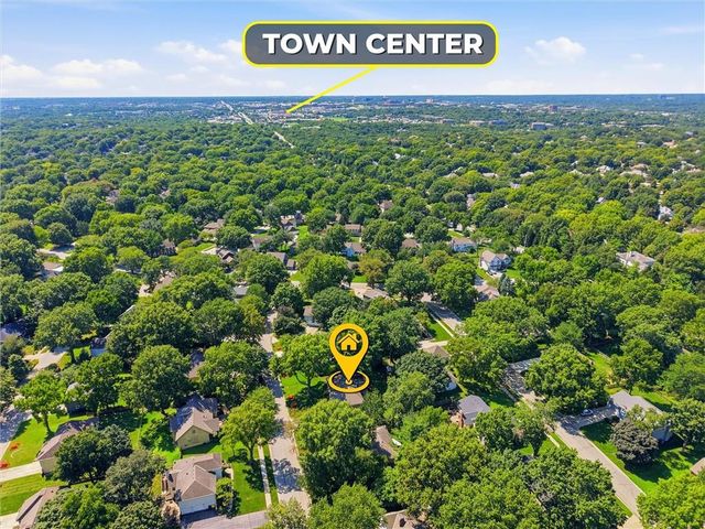 2206 W 120th Street, Leawood, KS 66209