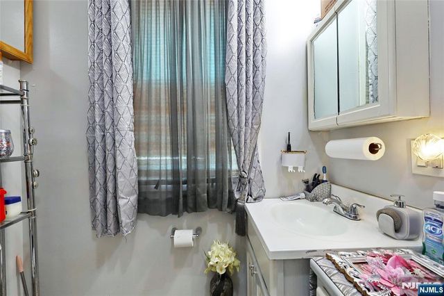 240-242 Ellis Avenue, Irvington, NJ 07111