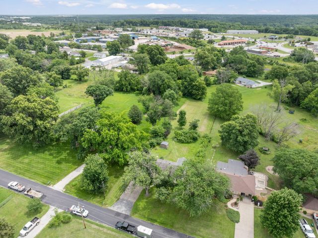 3100 GREEN RIDGE RD, Columbia, MO 65202