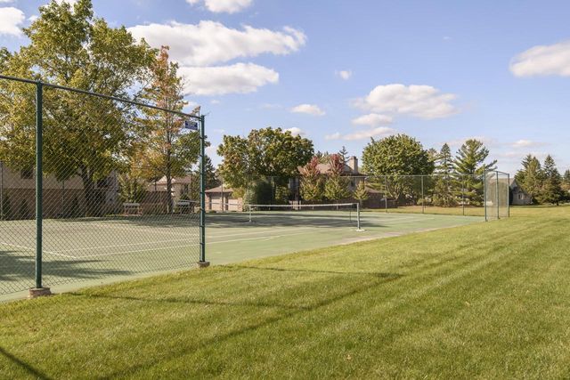 W180N9890 Riversbend CIRCLE W, Germantown, WI 53022