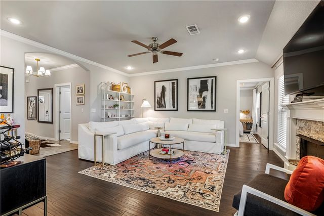 3105 S 4th Street, Rogers, AR 72758