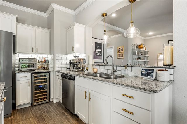 3105 S 4th Street, Rogers, AR 72758