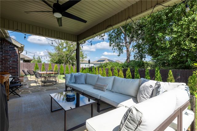 3105 S 4th Street, Rogers, AR 72758