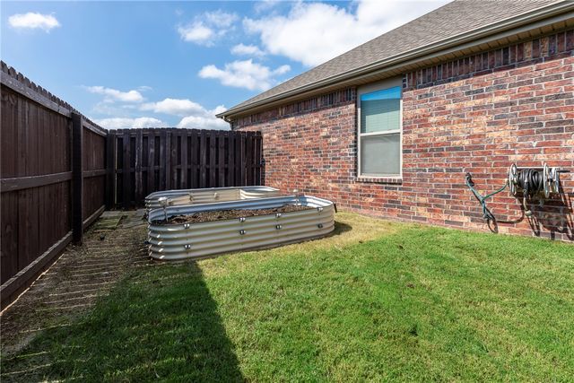 3105 S 4th Street, Rogers, AR 72758