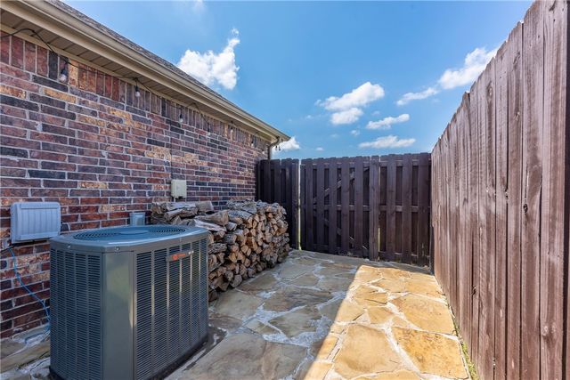3105 S 4th Street, Rogers, AR 72758