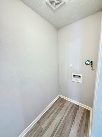 10402 Hinds Street, Houston, TX 77034