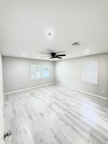 10402 Hinds Street, Houston, TX 77034