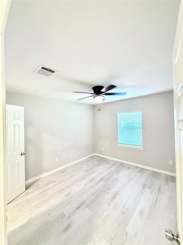 10402 Hinds Street, Houston, TX 77034