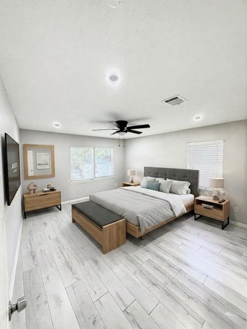 10402 Hinds Street, Houston, TX 77034