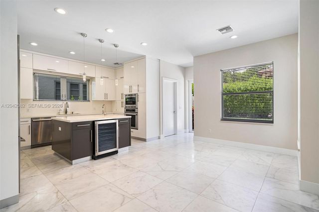 511 Madeira Avenue, Coral Gables, FL 33134