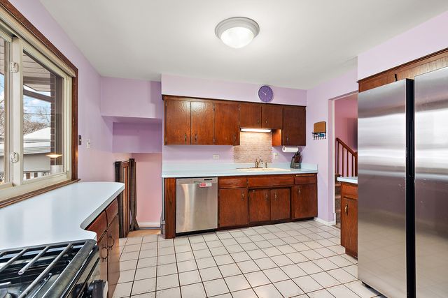 10657 Laramie Avenue, Oak Lawn, IL 60453