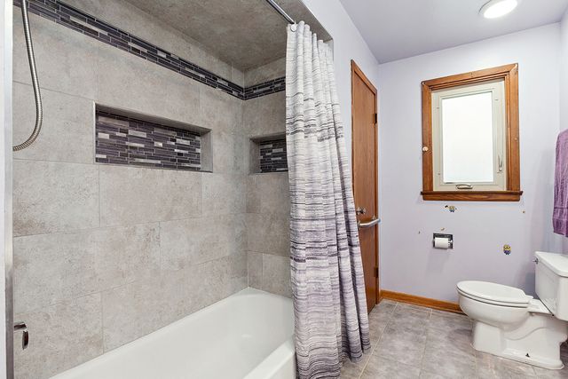 10657 Laramie Avenue, Oak Lawn, IL 60453