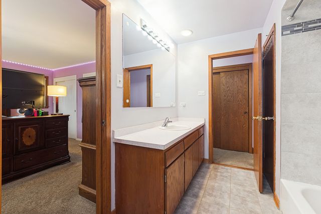 10657 Laramie Avenue, Oak Lawn, IL 60453