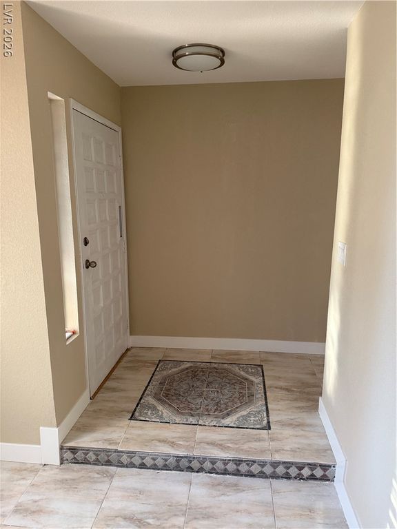 3468 West Townhouse Drive Drive, Las Vegas, NV 89121 — photo 2
