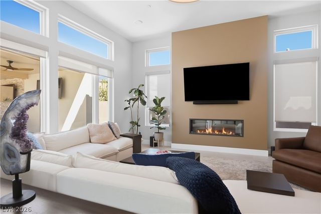 477 East Vista Sunset Avenue, Las Vegas, NV 89138
