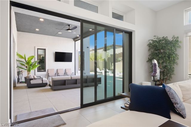 477 East Vista Sunset Avenue, Las Vegas, NV 89138