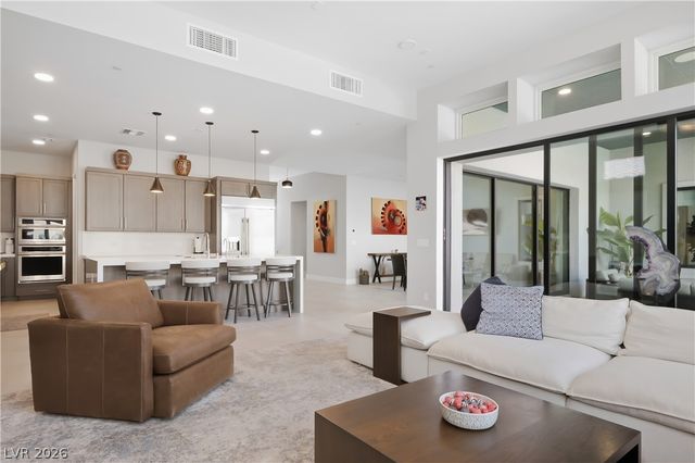 477 East Vista Sunset Avenue, Las Vegas, NV 89138