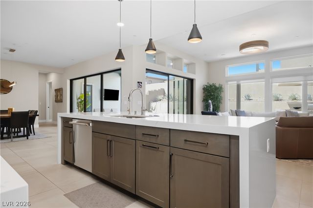 477 East Vista Sunset Avenue, Las Vegas, NV 89138