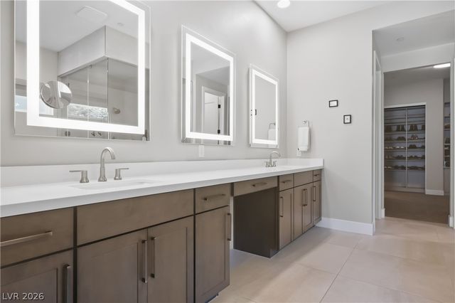 477 East Vista Sunset Avenue, Las Vegas, NV 89138