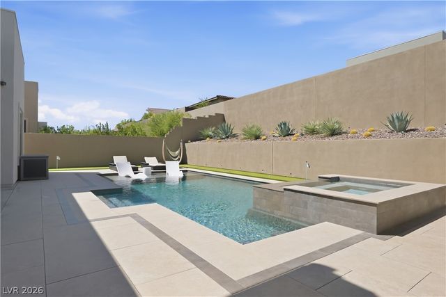 477 East Vista Sunset Avenue, Las Vegas, NV 89138