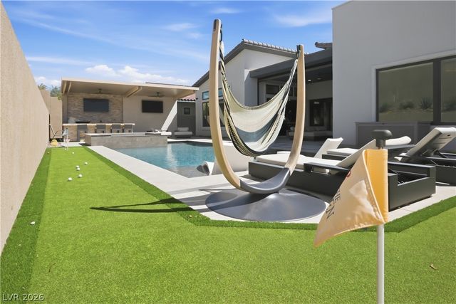 477 East Vista Sunset Avenue, Las Vegas, NV 89138