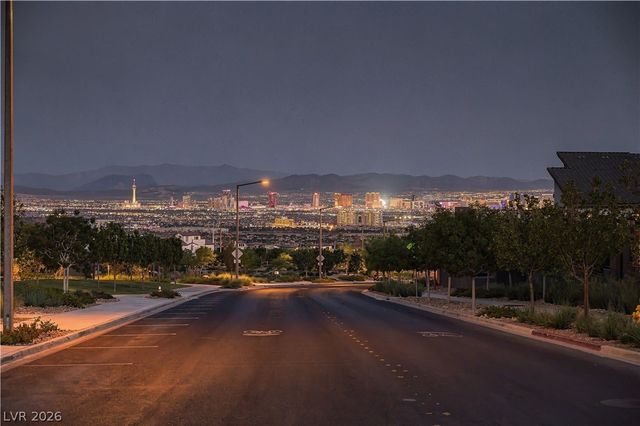 477 East Vista Sunset Avenue, Las Vegas, NV 89138