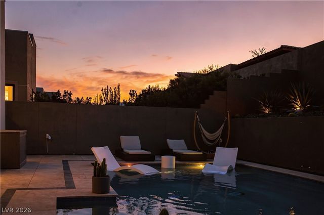 477 East Vista Sunset Avenue, Las Vegas, NV 89138