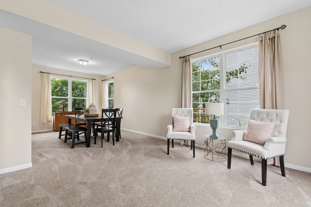 2318 W Cascade Circle, Round Lake, IL 60073