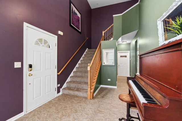2318 W Cascade Circle, Round Lake, IL 60073